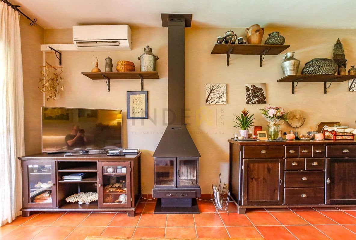 4 bedroom Villa for sale in Olivella with garage - € 360,000 (Ref: 9928842)