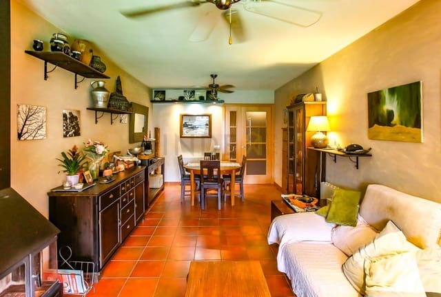 Chalet de 4 habitaciones en Olivella en venta con garaje - 360.000 € (Ref: 9928842)