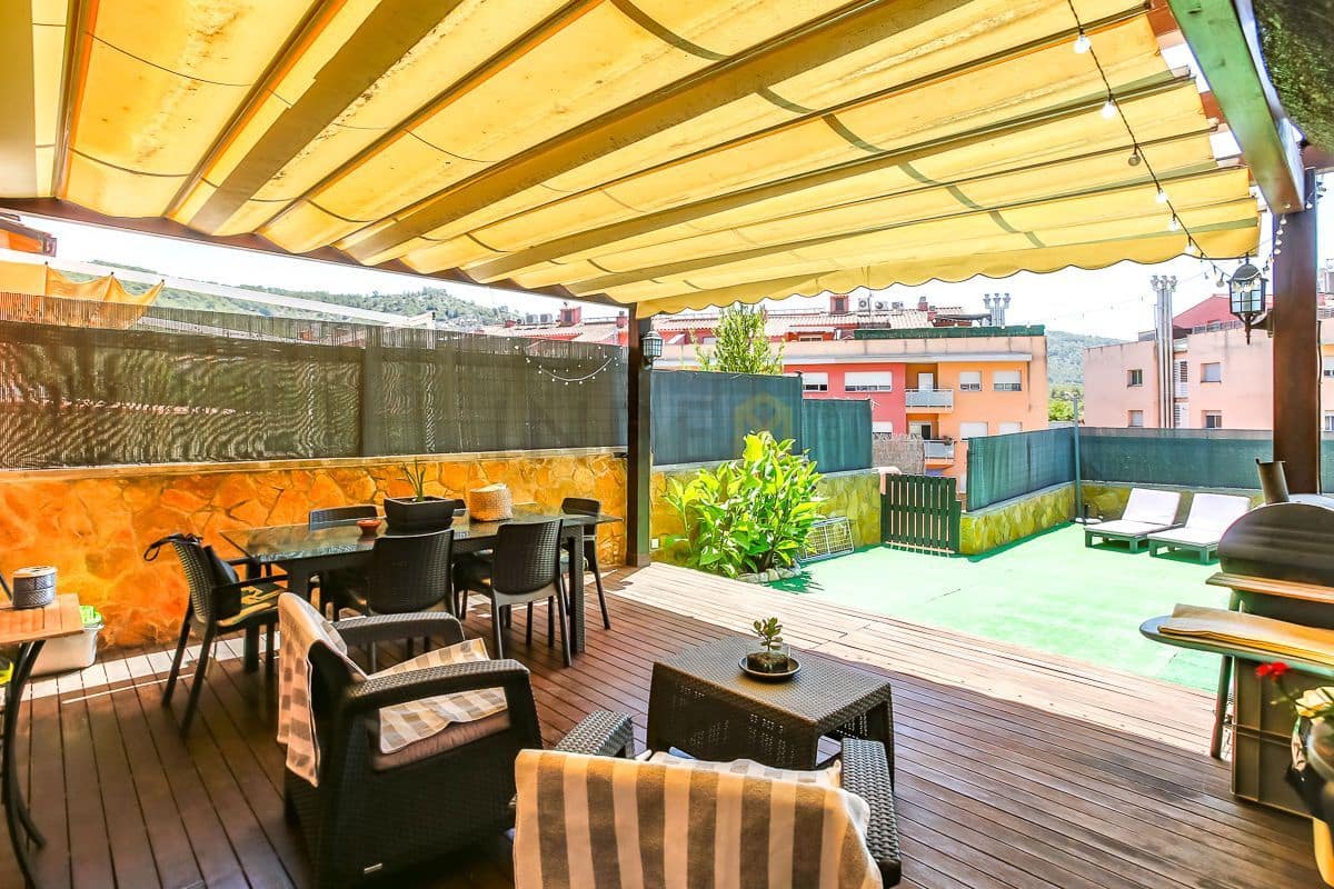 4 bedroom Villa for sale in Olivella with garage - € 360,000 (Ref: 9928842)
