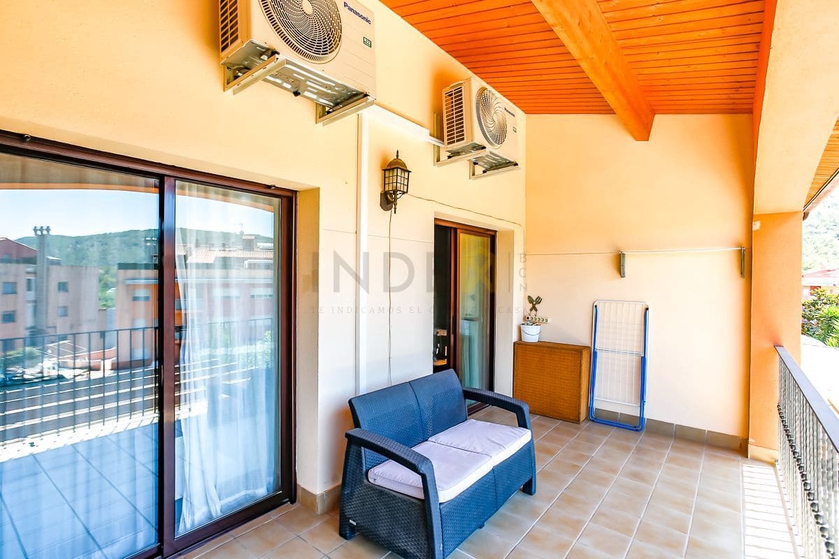4 bedroom Villa for sale in Olivella with garage - € 360,000 (Ref: 9928842)