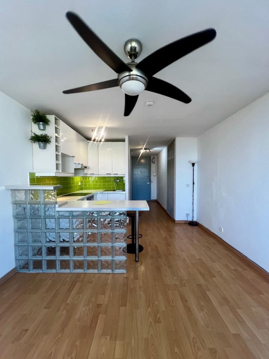 Studio for sale in Sitges with pool garage - € 240,000 (Ref: 9928843)