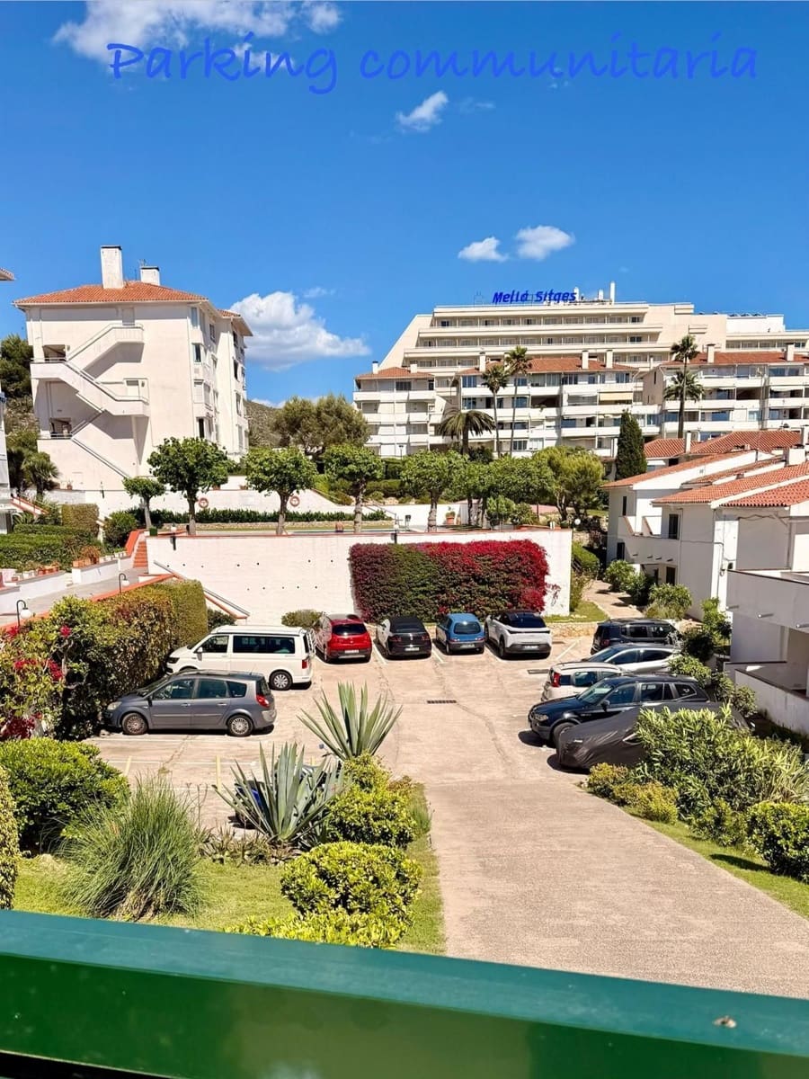 Studio for sale in Sitges with pool garage - € 240,000 (Ref: 9928843)