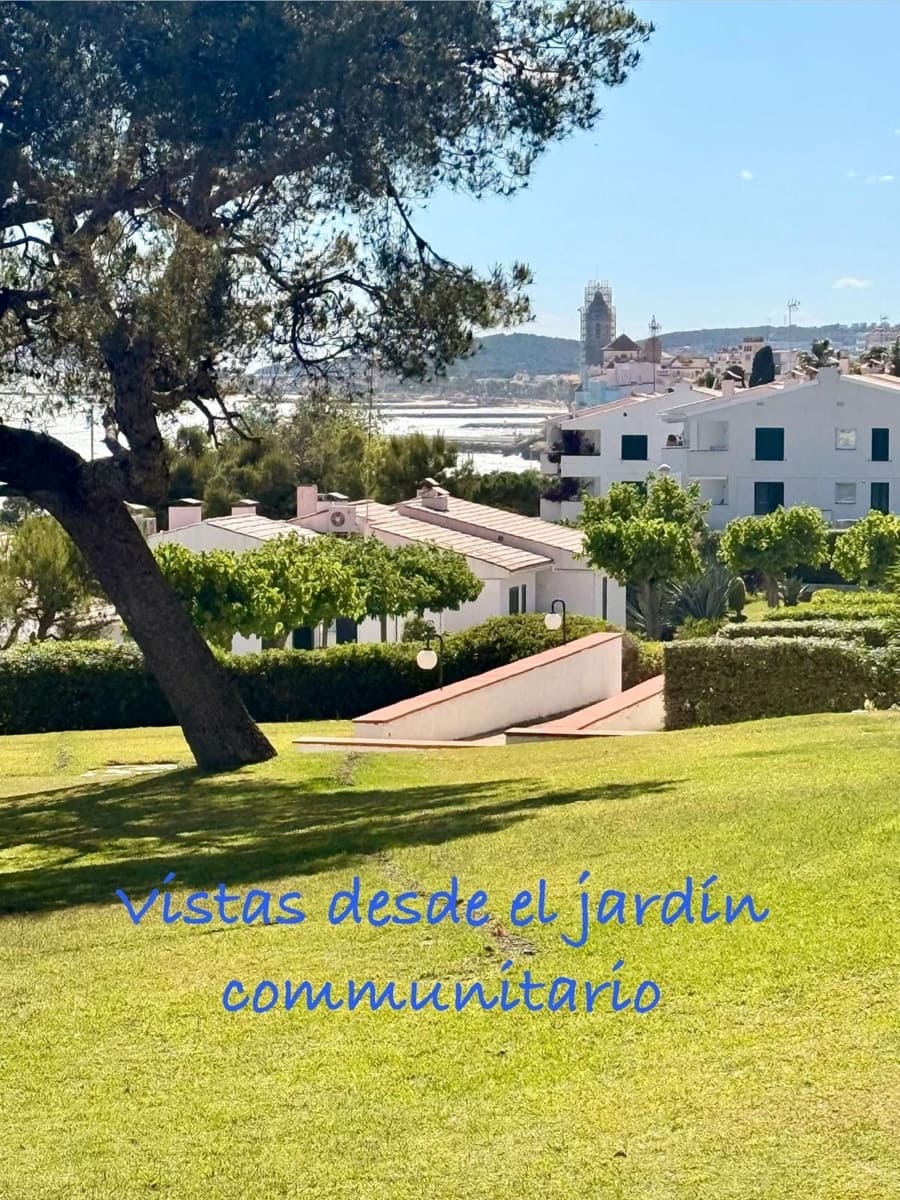 Studio for sale in Sitges with pool garage - € 240,000 (Ref: 9928843)
