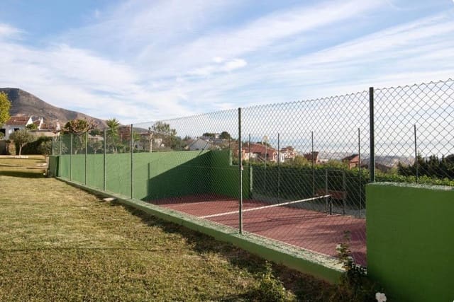 2 makuuhuone Kattohuoneisto myytävänä paikassa Benalmádena pueblo, Benalmádena mukana uima-altaan 
autotalli - 450 000 € (Ref: 9679266)