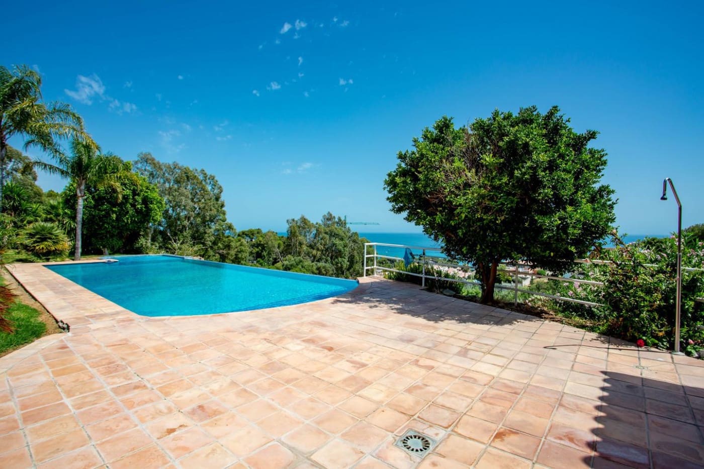 6 soveværelse Rækkehus til salg i Benalmadena med swimmingpool garage - € 2.300.000 (Ref: 9435097)