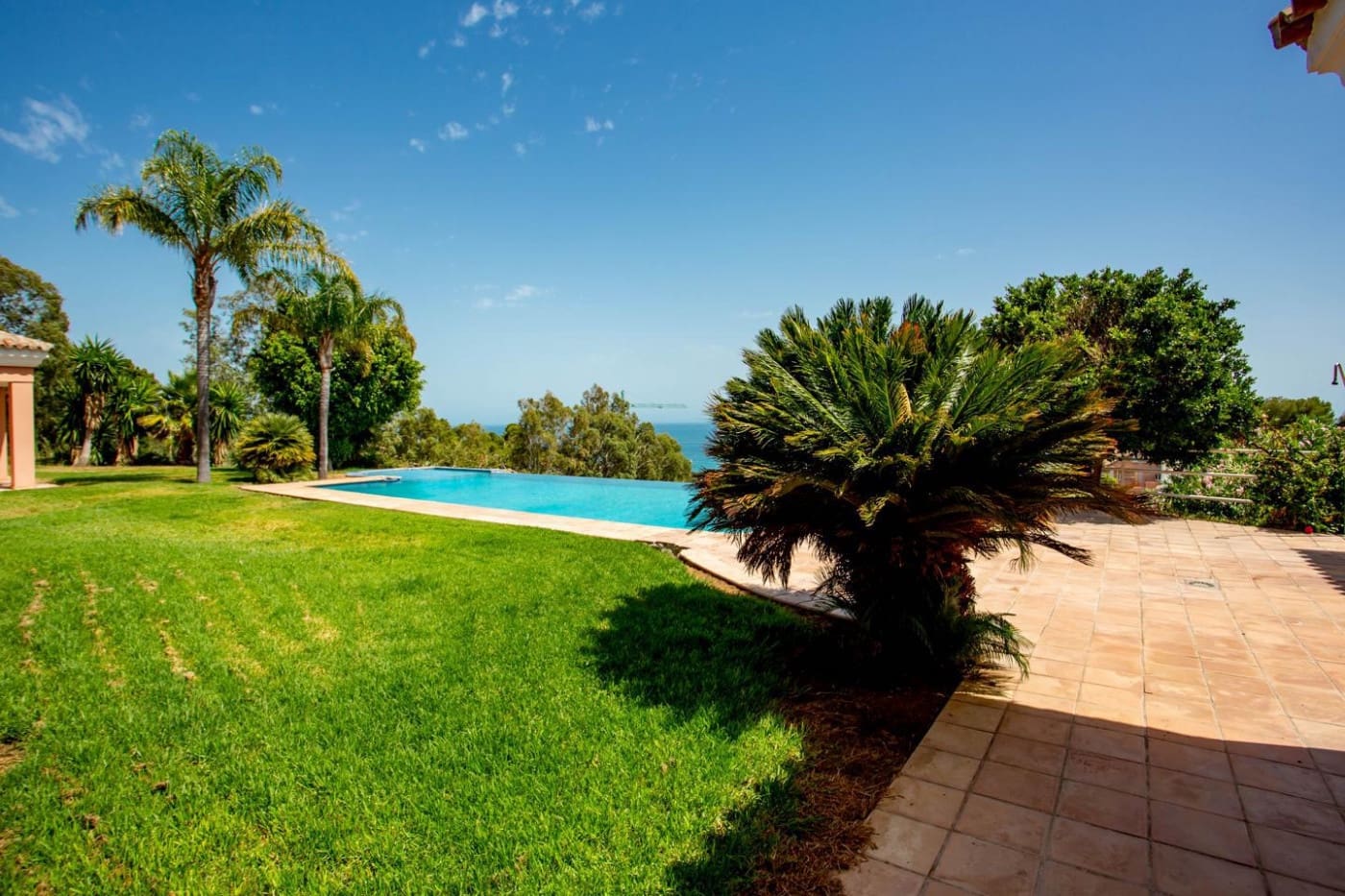 6 soveværelse Rækkehus til salg i Benalmadena med swimmingpool garage - € 2.300.000 (Ref: 9435097)