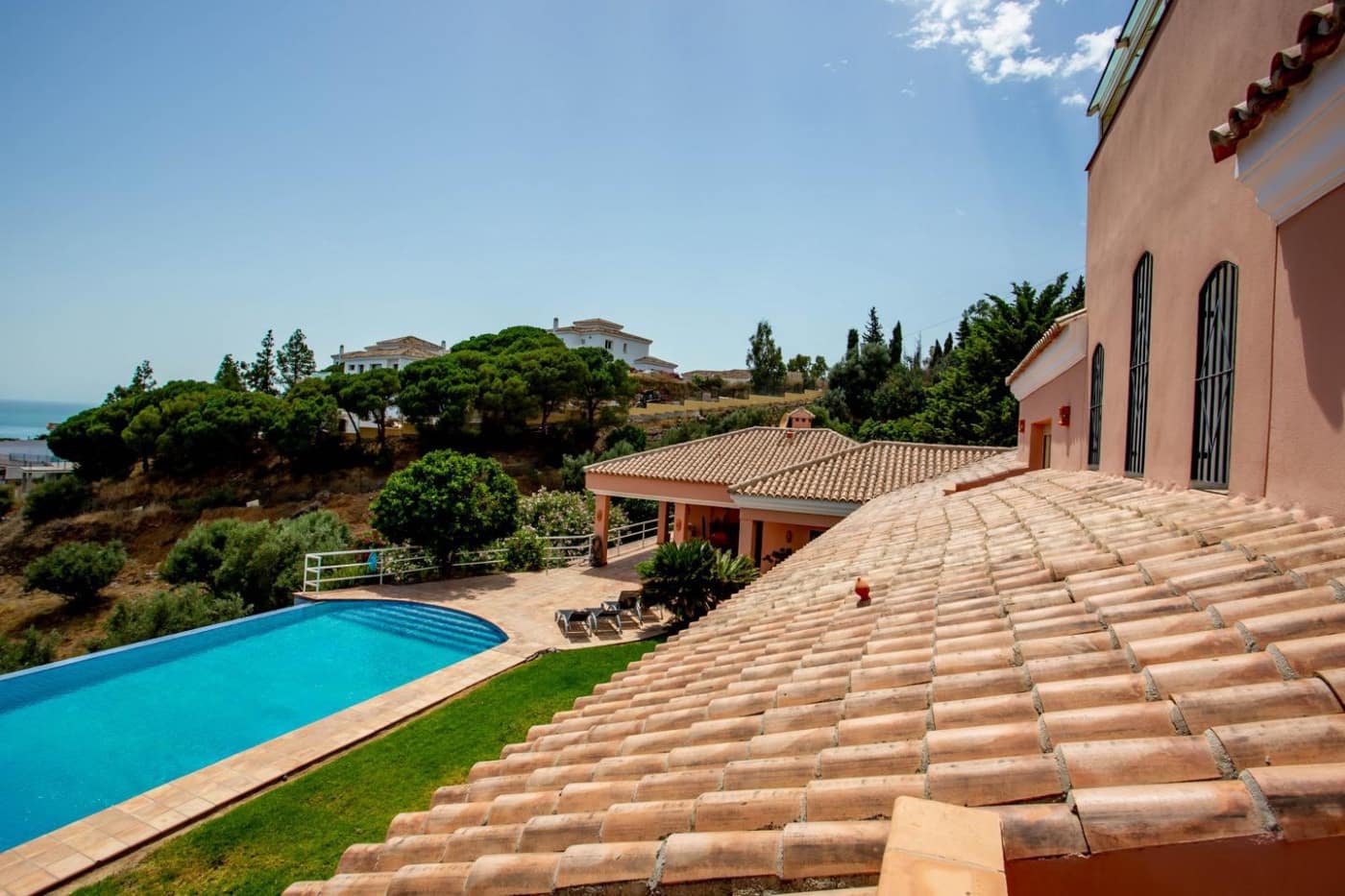 6 soveværelse Rækkehus til salg i Benalmadena med swimmingpool garage - € 2.300.000 (Ref: 9435097)