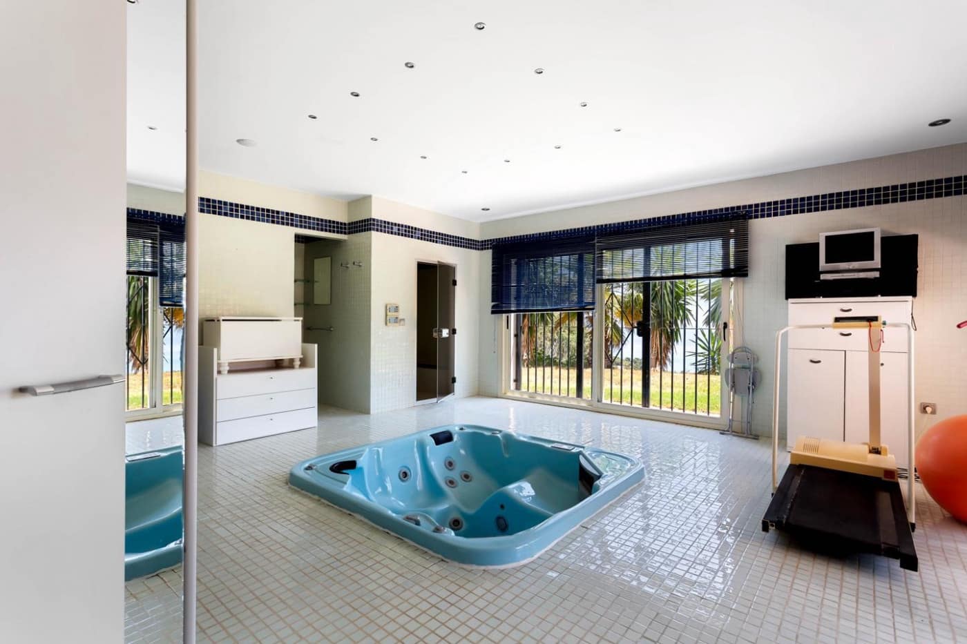 6 soveværelse Rækkehus til salg i Benalmadena med swimmingpool garage - € 2.300.000 (Ref: 9435097)