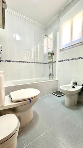 4 makuuhuone Rivitalo myytävänä paikassa Alhaurín de la Torre - 359 900 € (Ref: 9435099)