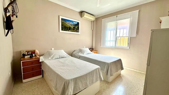 4 makuuhuone Rivitalo myytävänä paikassa Alhaurín de la Torre - 359 900 € (Ref: 9435099)