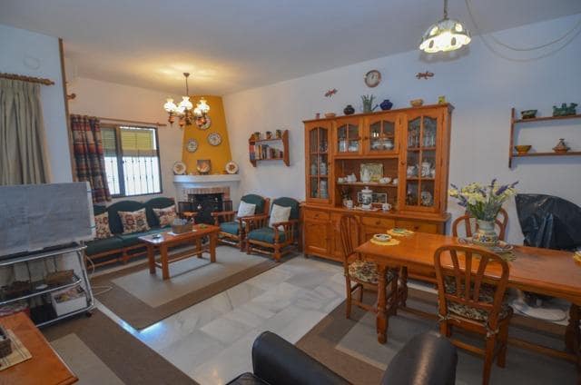 3 bedroom Apartment for sale in Benalmadena Costa with garage - € 380,000 (Ref: 9435100)