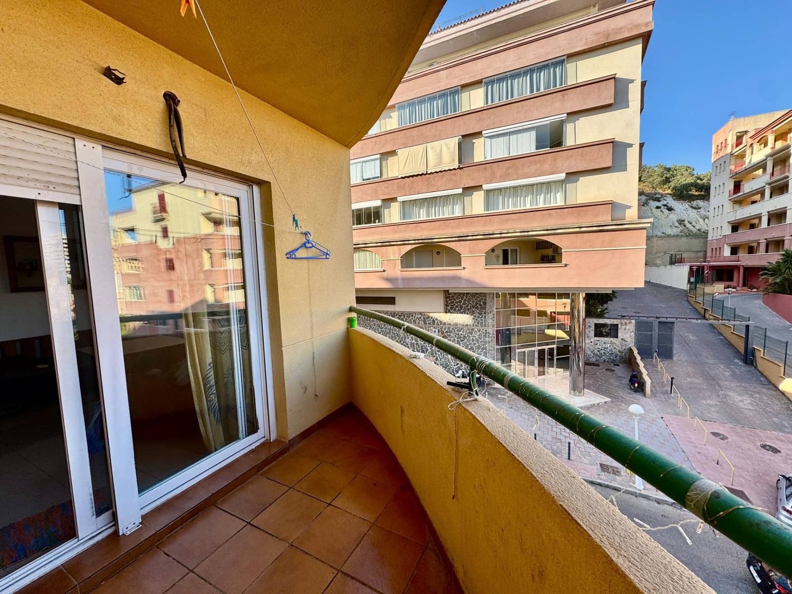 Apartamento de 2 habitaciones en Fuengirola en venta con piscina - 249.000 € (Ref: 9435101)