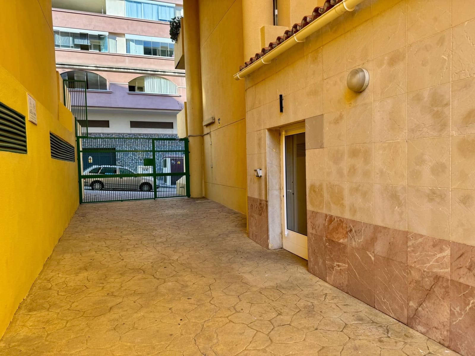 Apartamento de 2 habitaciones en Fuengirola en venta con piscina - 249.000 € (Ref: 9435101)