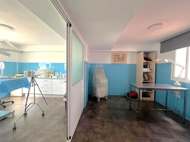 1 slaapkamer Commercieel te koop in Benalmádena - € 350.000 (Ref: 9435103)