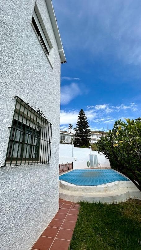 5 soverom Villa til salgs i Benalmadena med svømmebasseng garasje - € 649 000 (Ref: 9435107)