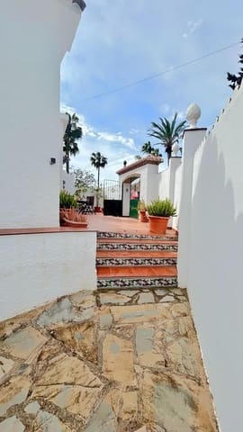 5 soverom Villa til salgs i Benalmádena med svømmebasseng garasje - € 649 000 (Ref: 9435107)