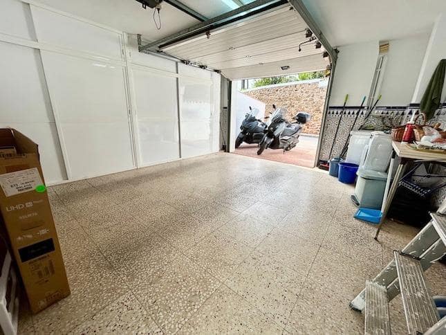 5 soverom Villa til salgs i Benalmadena med svømmebasseng garasje - € 649 000 (Ref: 9435107)