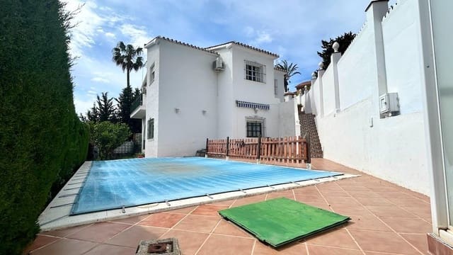 5 soverom Villa til salgs i Benalmádena med svømmebasseng garasje - € 649 000 (Ref: 9435107)