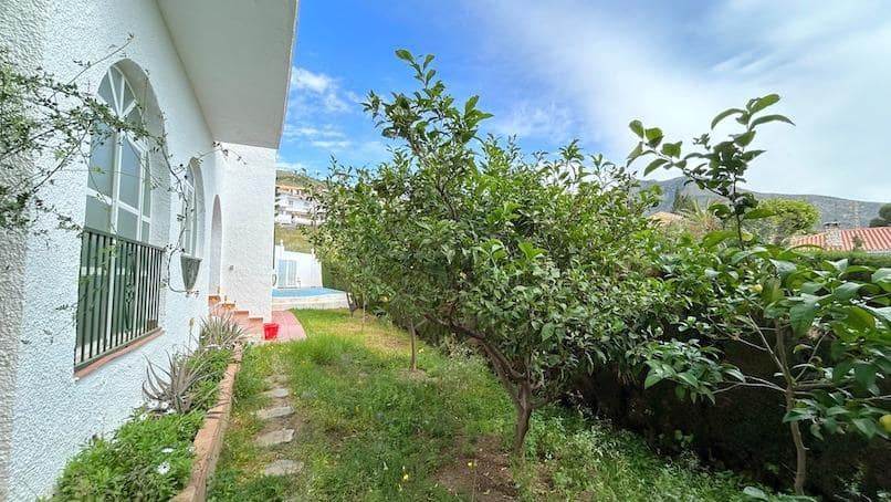 5 soverom Villa til salgs i Benalmadena med svømmebasseng garasje - € 649 000 (Ref: 9435107)