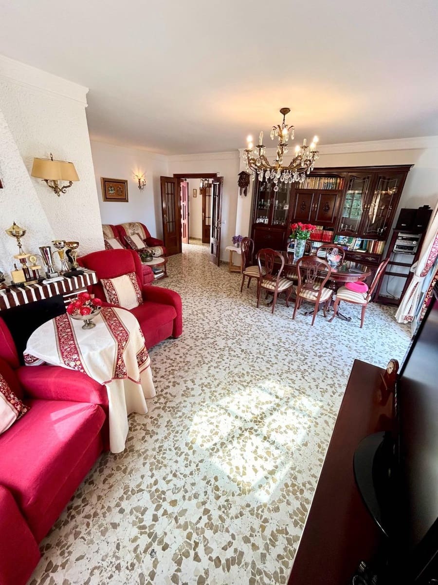 5 soverom Villa til salgs i Benalmadena med svømmebasseng garasje - € 649 000 (Ref: 9435107)