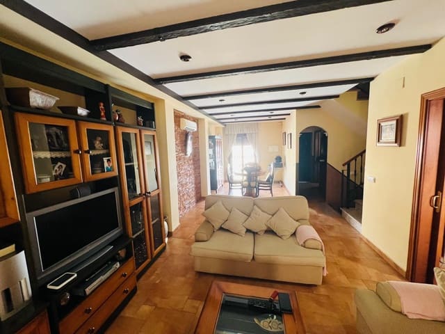 4 soveværelse Rækkehus til salg i Benalmádena med garage - € 410.000 (Ref: 9435109)