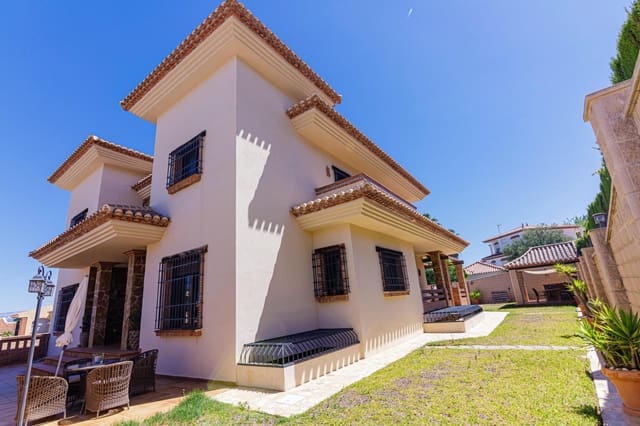 Chalet de 10 habitaciones en Alhaurín de la Torre en venta con piscina - 1.995.000 € (Ref: 9435110)