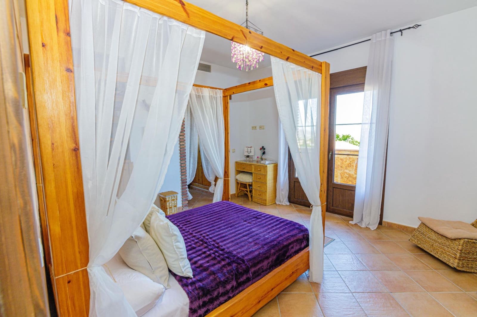 10 bedroom Villa for sale in Alhaurin de la Torre with pool - € 1,995,000 (Ref: 9435110)