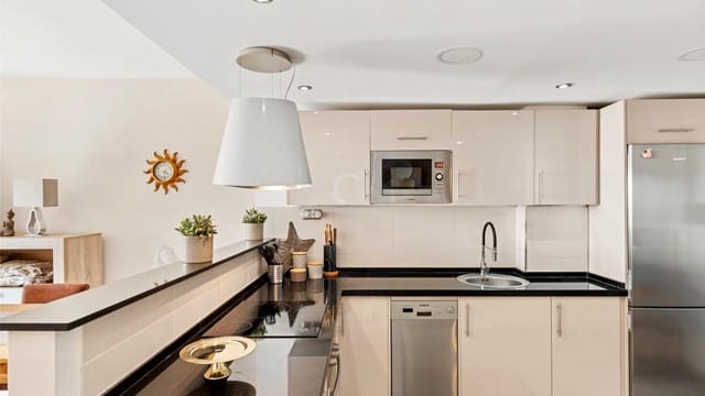 2 makuuhuone Kattohuoneisto myytävänä paikassa Torremolinos mukana uima-altaan 
autotalli - 410 000 € (Ref: 9435112)