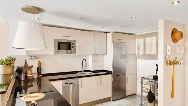 2 makuuhuone Kattohuoneisto myytävänä paikassa Torremolinos mukana uima-altaan 
autotalli - 410 000 € (Ref: 9435112)