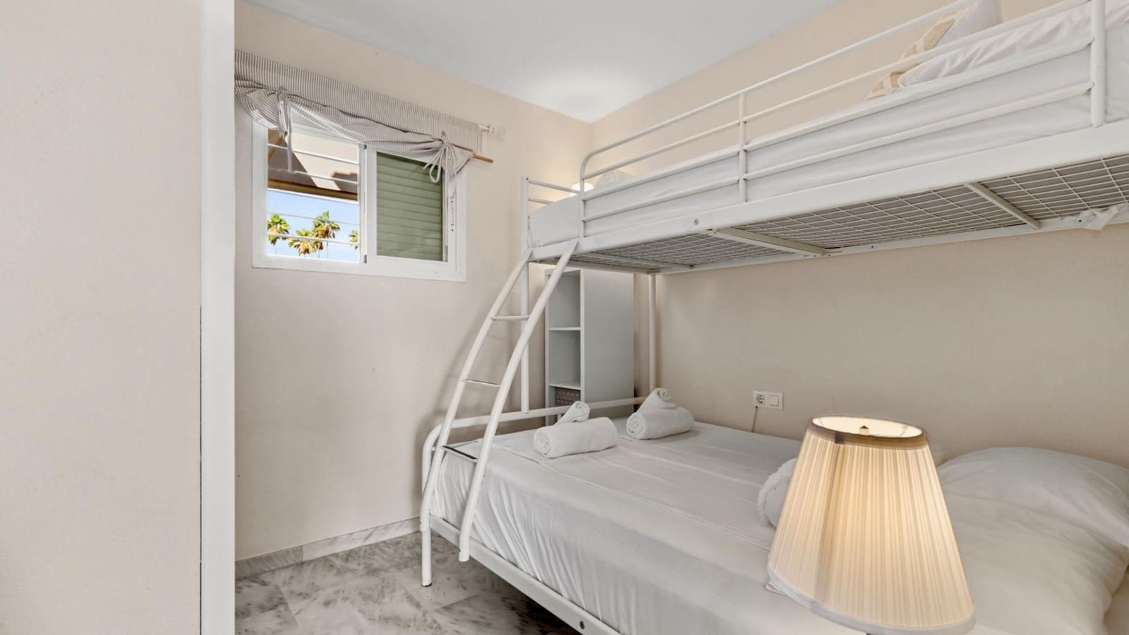 2 makuuhuone Kattohuoneisto myytävänä paikassa Torremolinos mukana uima-altaan 
autotalli - 410 000 € (Ref: 9435112)