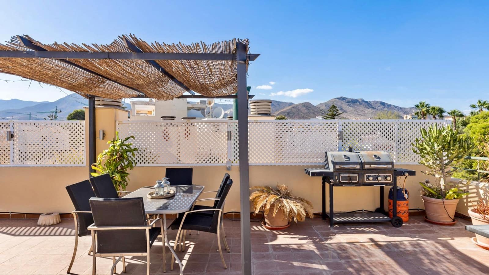 2 makuuhuone Kattohuoneisto myytävänä paikassa Torremolinos mukana uima-altaan 
autotalli - 410 000 € (Ref: 9435112)