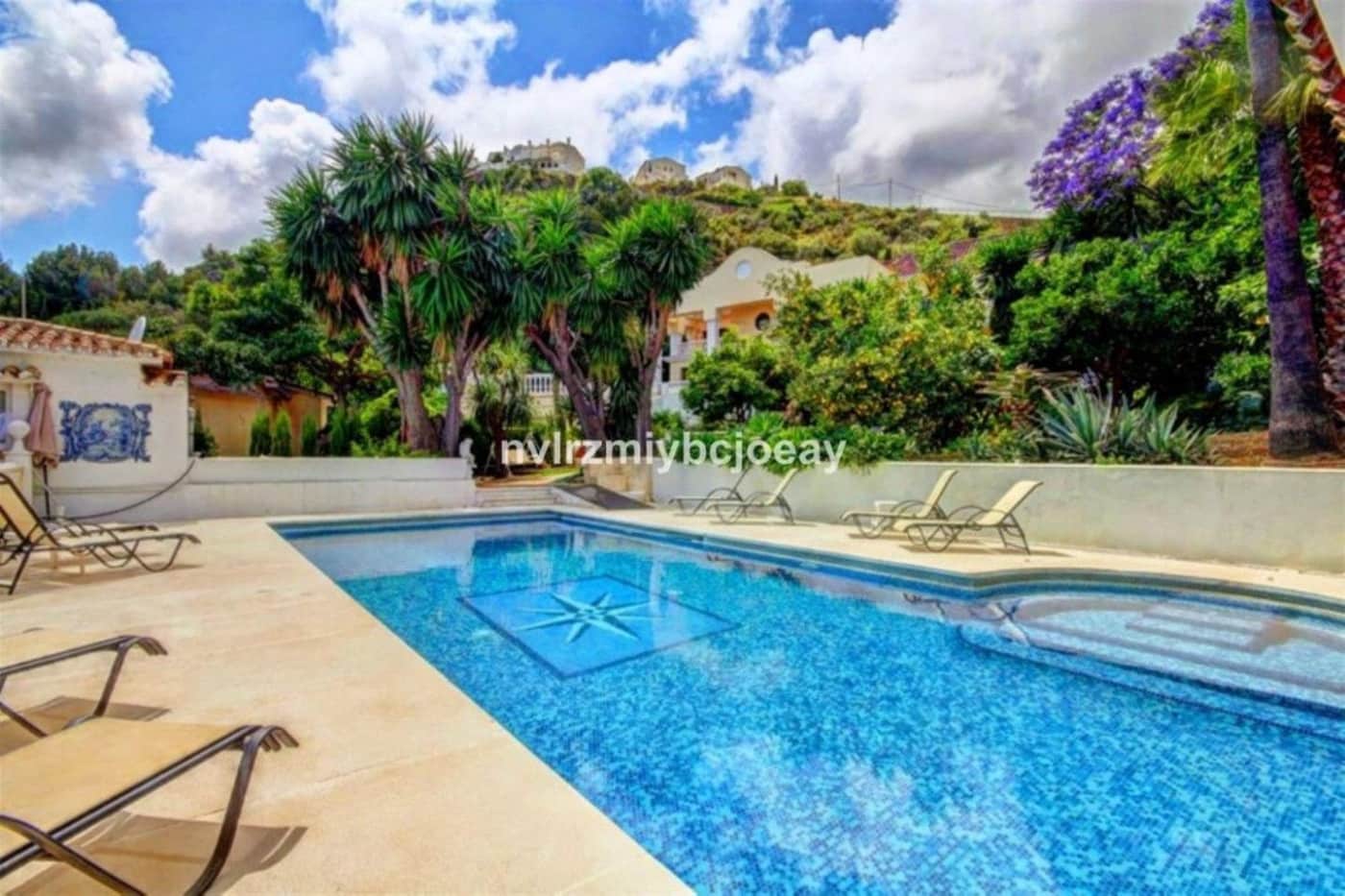 10 sovrum Radhus till salu i Benalmadena med garage - 3 000 000 € (Ref: 9435114)