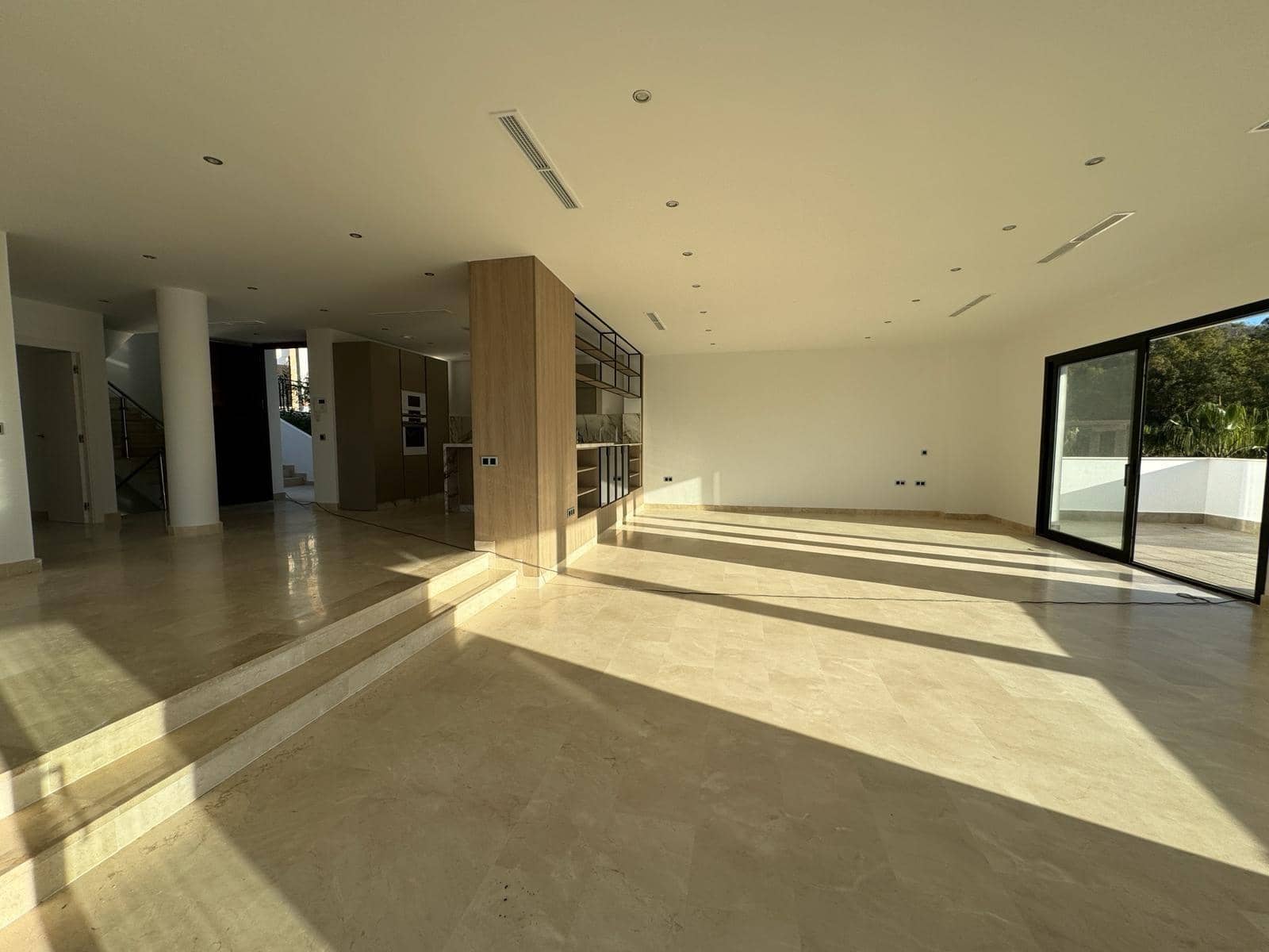 4 bedroom Villa for sale in Benalmadena Costa with pool garage - € 1,550,000 (Ref: 9435117)