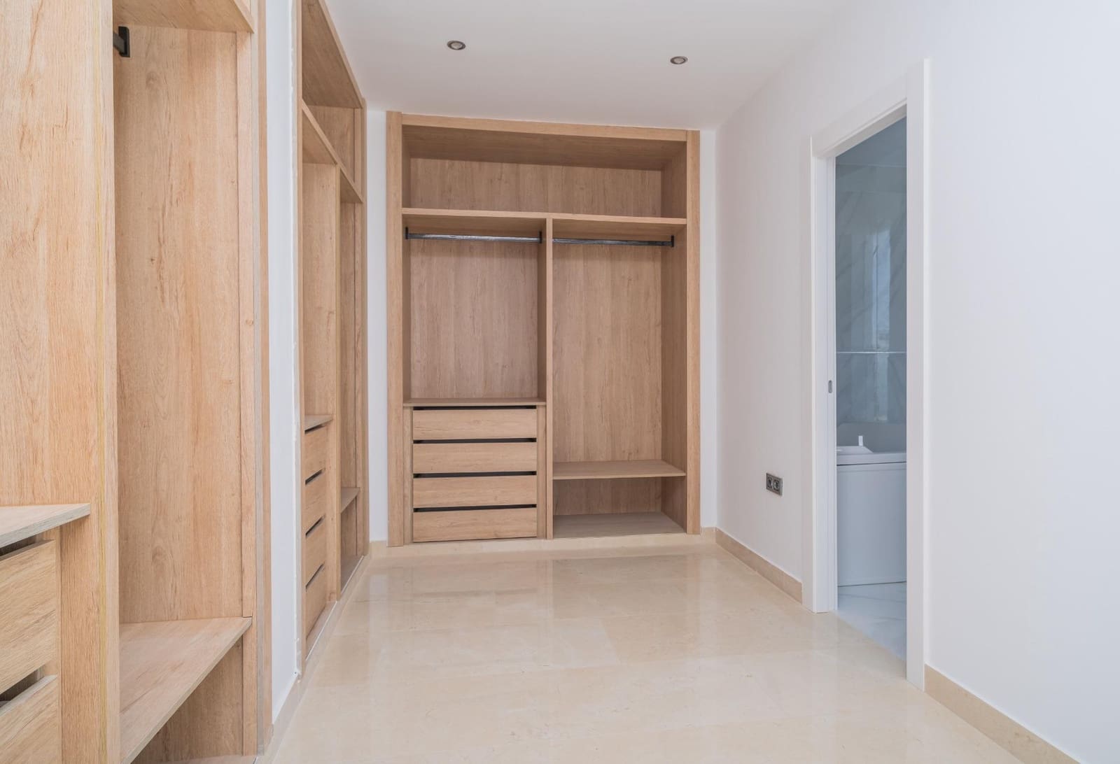 4 bedroom Villa for sale in Benalmadena Costa with pool garage - € 1,550,000 (Ref: 9435117)