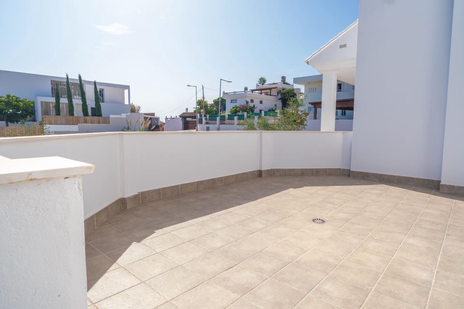 4 bedroom Villa for sale in Benalmadena Costa with pool garage - € 1,550,000 (Ref: 9435117)
