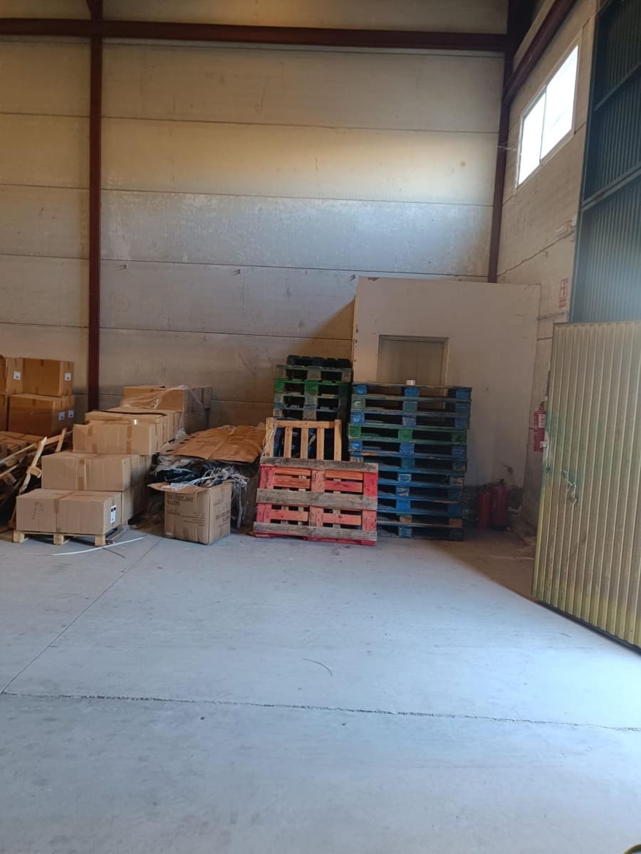 Business for sale in Colmenar - € 300,000 (Ref: 9435118)