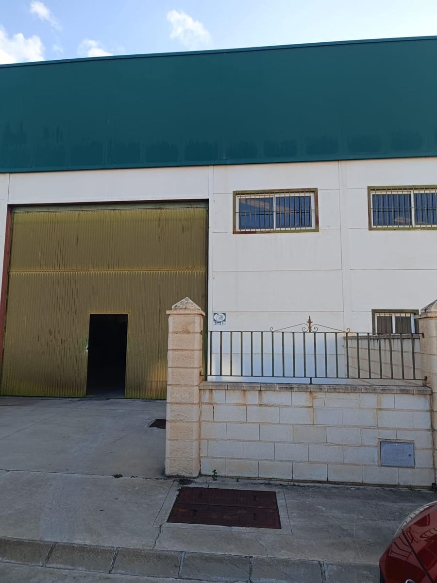 Business for sale in Colmenar - € 300,000 (Ref: 9435118)