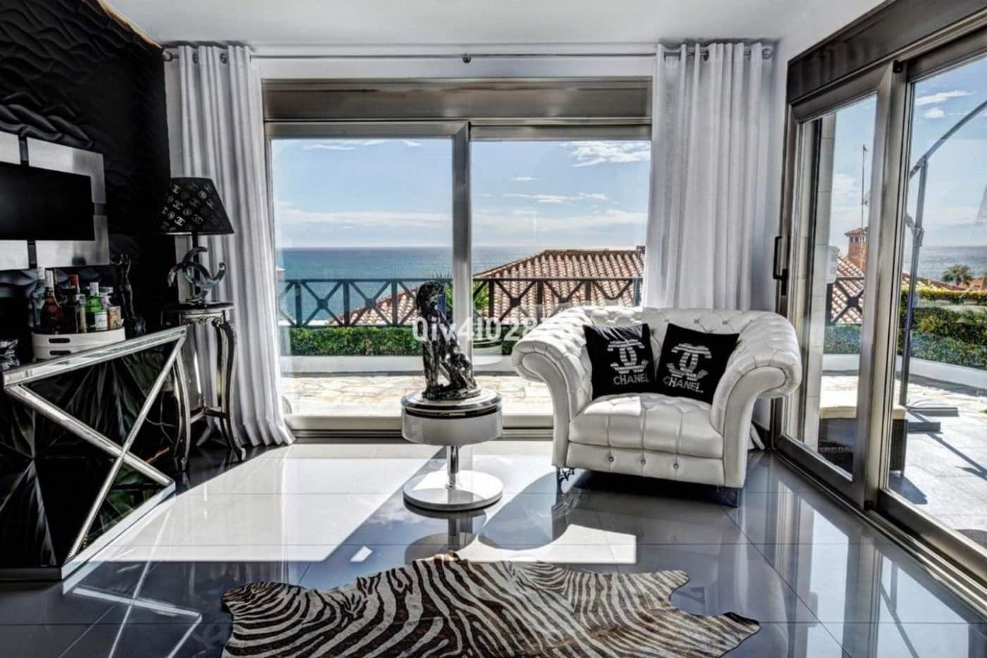 Adosado de 3 habitaciones en Benalmádena en venta con piscina - 1.600.000 € (Ref: 9435119)