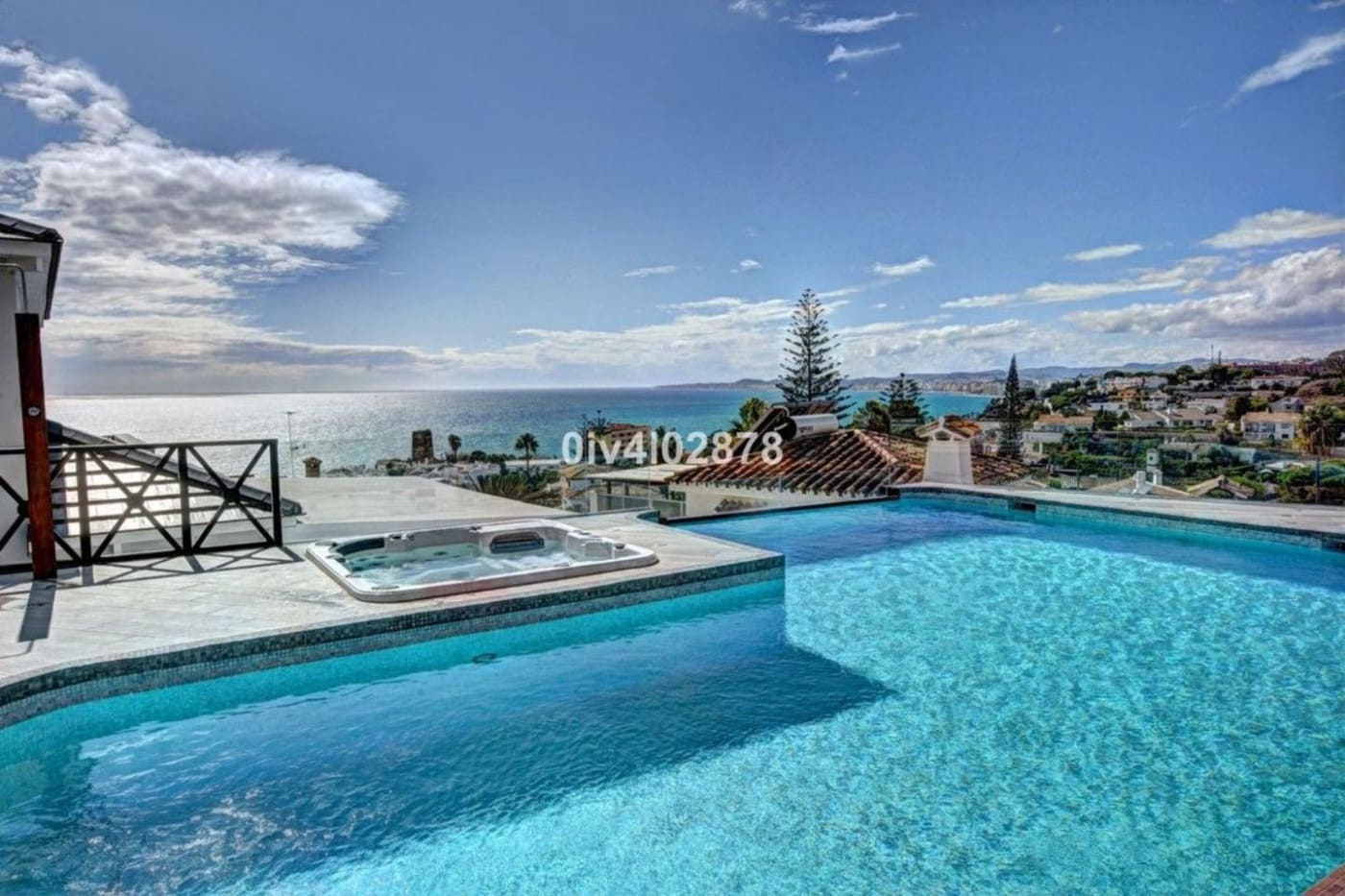 Adosado de 3 habitaciones en Benalmádena en venta con piscina - 1.600.000 € (Ref: 9435119)