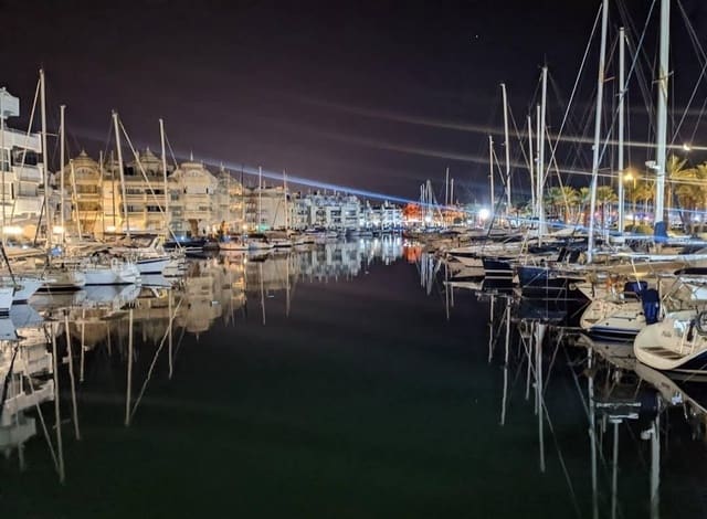 Kommersiell till salu i Puerto Marina, Benalmádena - 250 000 € (Ref: 9586549)