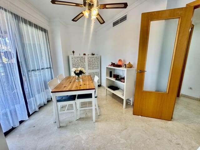 2 slaapkamer Flat te koop in Los Pacos, Fuengirola met zwembad garage - € 292.300 (Ref: 9586550)