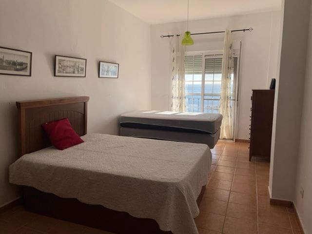 3 soveværelse Villa til salg i Algeciras med swimmingpool garage - € 449.000 (Ref: 7412207)