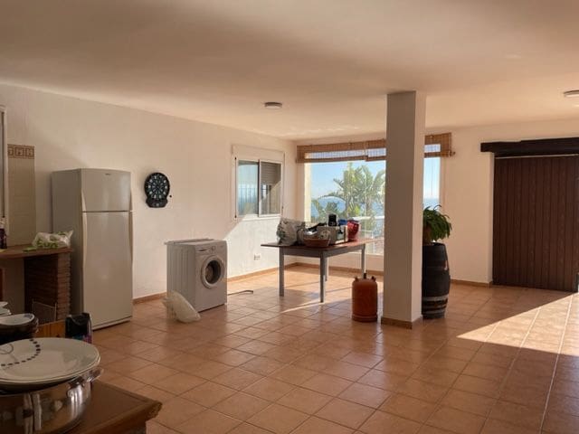 3 soveværelse Villa til salg i Algeciras med swimmingpool garage - € 449.000 (Ref: 7412207)