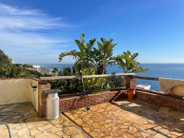 3 soveværelse Villa til salg i Algeciras med swimmingpool garage - € 449.000 (Ref: 7412207)