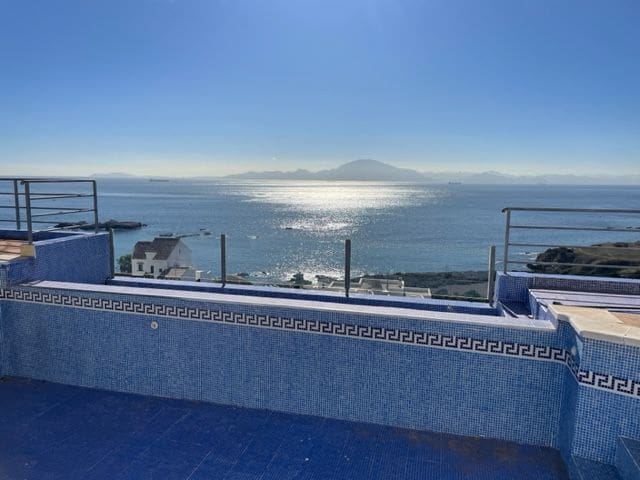 3 soveværelse Villa til salg i Algeciras med swimmingpool garage - € 449.000 (Ref: 7412207)