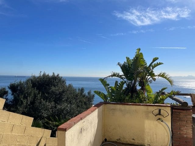 3 soveværelse Villa til salg i Algeciras med swimmingpool garage - € 449.000 (Ref: 7412207)