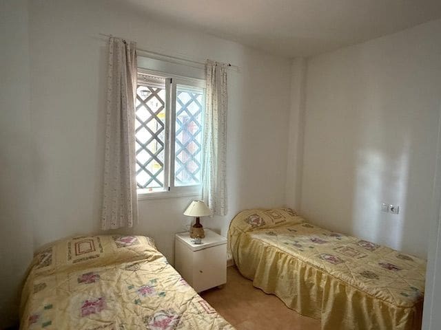 Piso de 2 habitaciones en Facinas en venta con garaje - 198.000 € (Ref: 9673821)