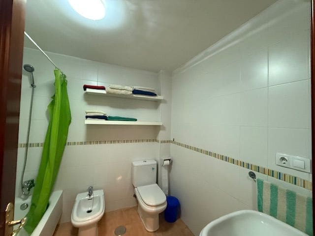 Piso de 2 habitaciones en Facinas en venta con garaje - 198.000 € (Ref: 9673821)