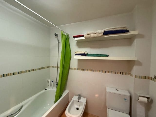 Piso de 2 habitaciones en Facinas en venta con garaje - 198.000 € (Ref: 9673821)