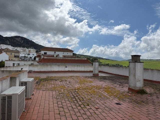 Piso de 2 habitaciones en Facinas en venta con garaje - 198.000 € (Ref: 9673821)